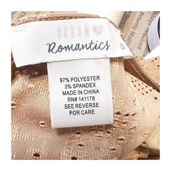 Urban Romantics Bohemian Cropped Eyelet Top Size Small Long Sleeve Festival - Picture 7 of 8